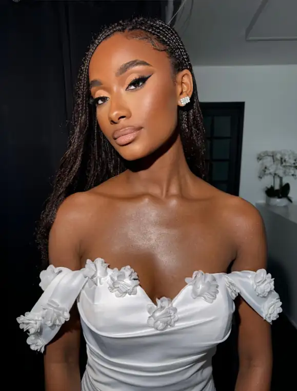 Mariée robe blanche, maquillage éclatant